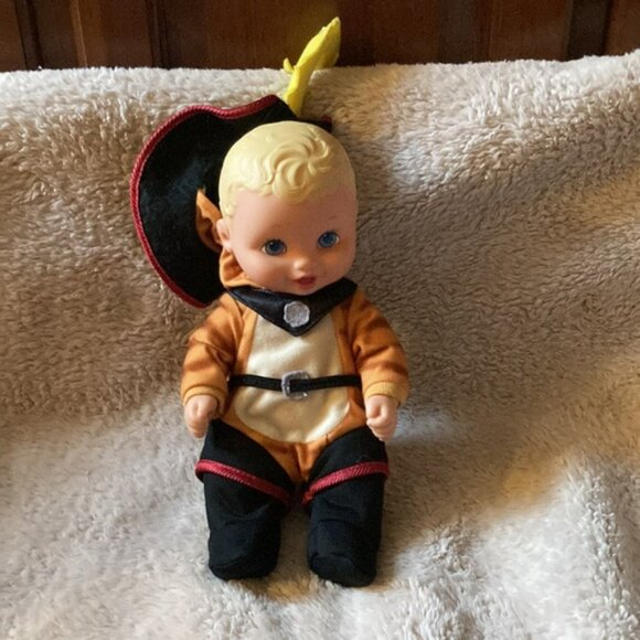 Puss in Boots Doll - Picture 3 of 3